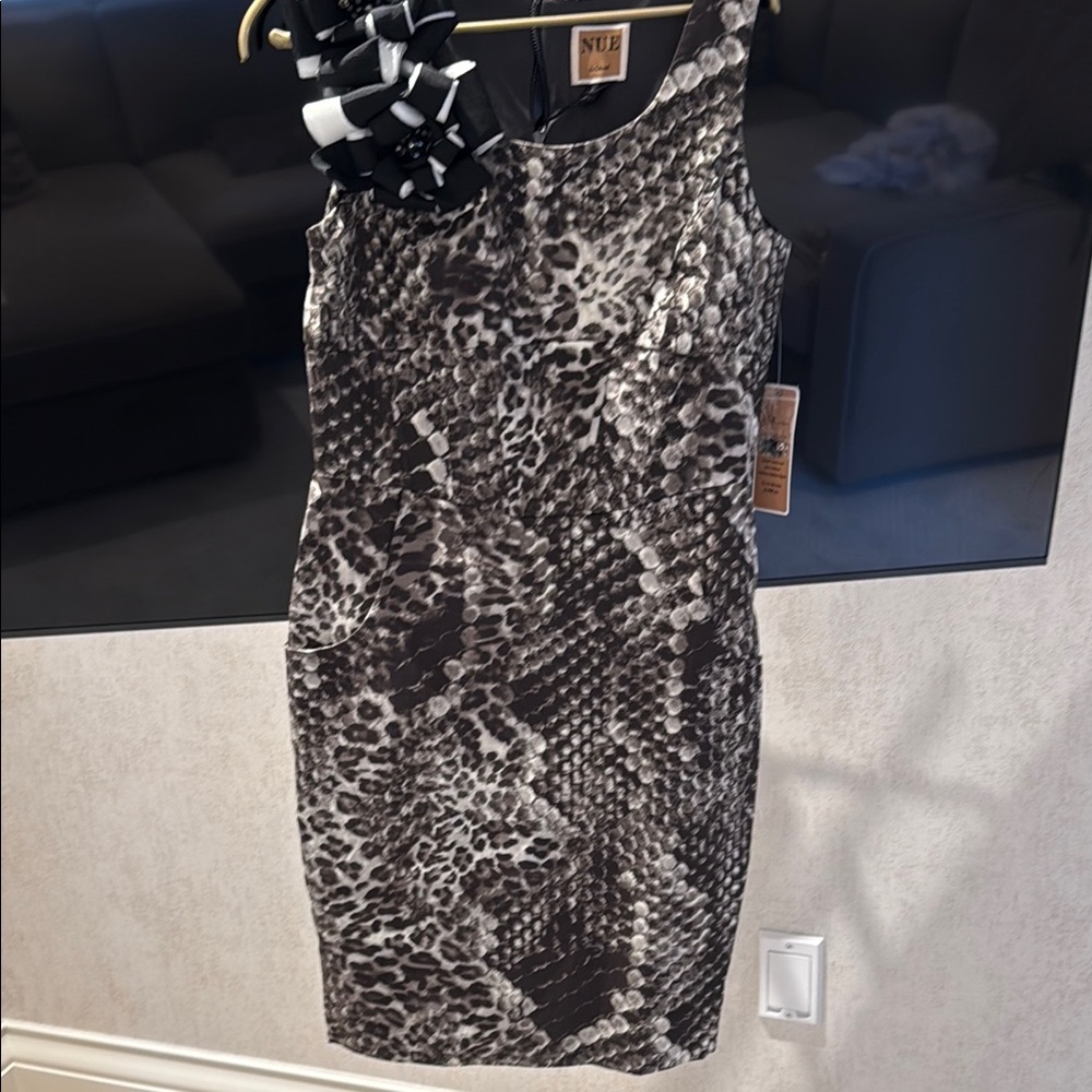 Nue by Shani Gray and Black Bodycon Midi Dress